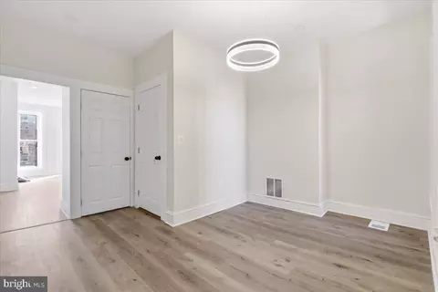 Entry Way - 1622 E Lanvale St, Baltimore, MD 21213 photo 2 of 6