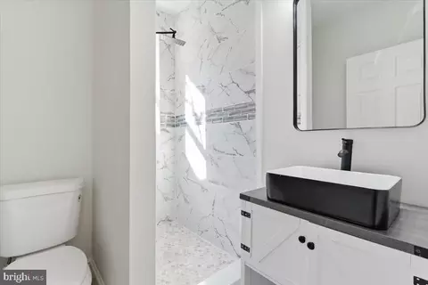 Bath - 1622 E Lanvale St, Baltimore, MD 21213 photo 1 of 1