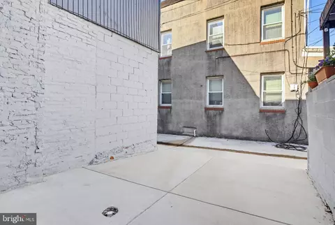 Exterior - 832 S Luzerne Ave, Baltimore, MD 21224 photo 5 of 8