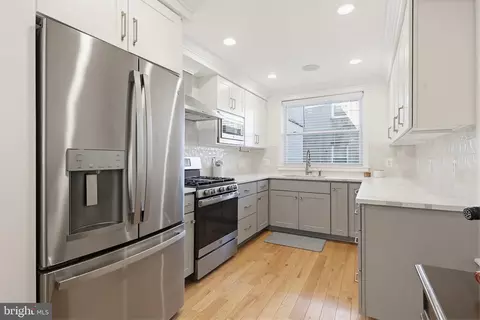 Kitchen - 832 S Luzerne Ave, Baltimore, MD 21224 photo 1 of 2