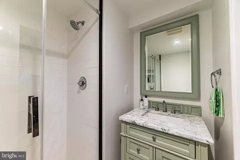 Bath - 5 Middleton Ct, Baltimore, MD 21212 photo 3 of 3