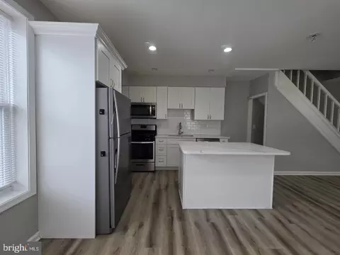 Entry Way - 3343 Elmora Ave, Baltimore, MD 21213 photo 2 of 8