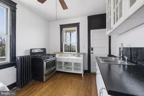 Entry Way - 339 E 31st St, Baltimore, MD 21218 photo 1 of 2