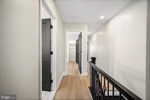 Entry Way - 3718 Cranston Ave, Baltimore, MD 21229 photo 5 of 6