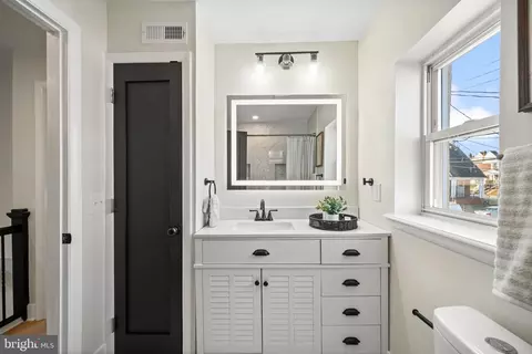 Bath - 3718 Cranston Ave, Baltimore, MD 21229 photo 1 of 5