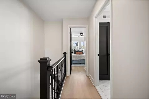 Entry Way - 3718 Cranston Ave, Baltimore, MD 21229 photo 4 of 6
