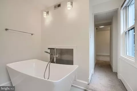 Bath - 2123 E Fairmount Ave, Baltimore, MD 21231 photo 4 of 6