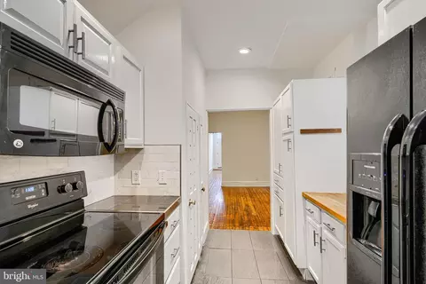 Entry Way - 2123 E Fairmount Ave, Baltimore, MD 21231 photo 1 of 1