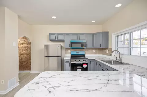 Kitchen - 3920 Mount Pleasant Ave, Baltimore, MD 21224 photo 2 of 3