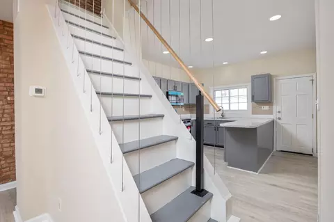 Entry Way - 3920 Mount Pleasant Ave, Baltimore, MD 21224 photo 2 of 4