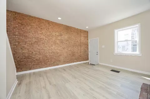 Living - 3920 Mount Pleasant Ave, Baltimore, MD 21224 photo 3 of 4