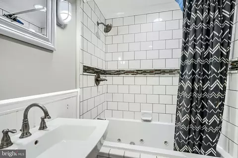 Bath - 736 Light St, Baltimore, MD 21230 photo 1 of 5