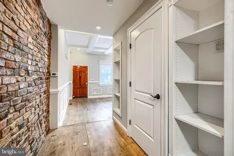 Entry Way - 736 Light St, Baltimore, MD 21230 photo 4 of 11