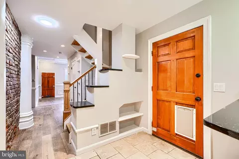 Entry Way - 736 Light St, Baltimore, MD 21230 photo 7 of 11