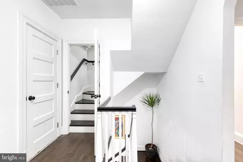 Entry Way - 103 Witherspoon Rd, Baltimore, MD 21212 photo 11 of 15