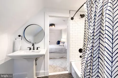 Bath - 103 Witherspoon Rd, Baltimore, MD 21212 photo 6 of 7