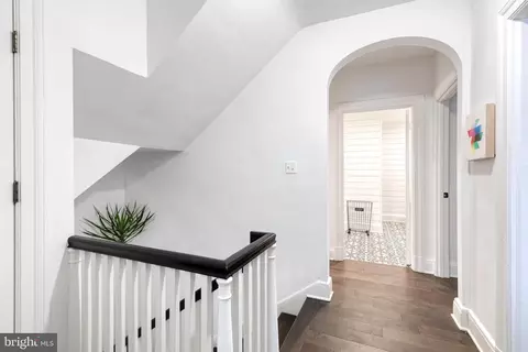 Entry Way - 103 Witherspoon Rd, Baltimore, MD 21212 photo 12 of 15