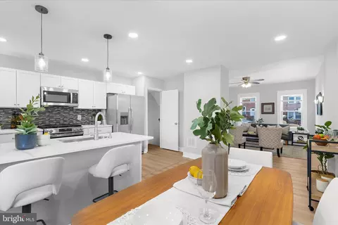 Entry Way - 4215 Seidel Ave, Baltimore, MD 21206 photo 2 of 4