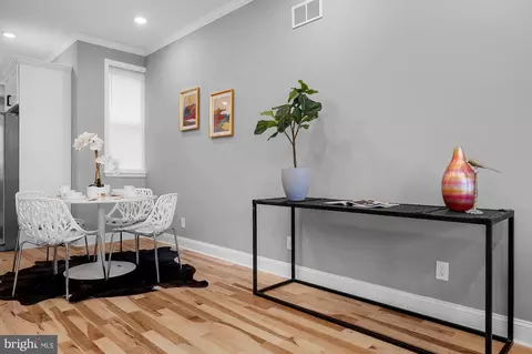 Entry Way - 1908 E Lanvale St, Baltimore, MD 21213 photo 2 of 11