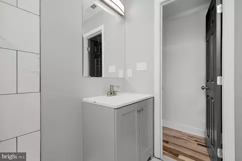 Bath - 1908 E Lanvale St, Baltimore, MD 21213 photo 4 of 9