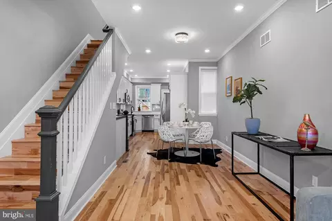 Entry Way - 1908 E Lanvale St, Baltimore, MD 21213 photo 3 of 11