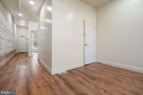 Entry Way - 322 Pulaski St, Baltimore, MD 21223 photo 3 of 11