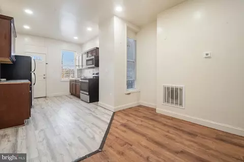 Entry Way - 322 Pulaski St, Baltimore, MD 21223 photo 2 of 11