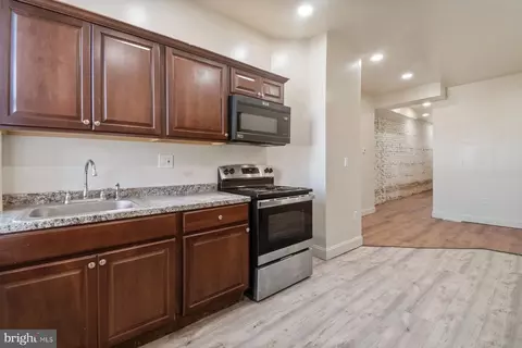 Entry Way - 322 Pulaski St, Baltimore, MD 21223 photo 6 of 11