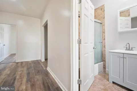 Entry Way - 322 Pulaski St, Baltimore, MD 21223 photo 9 of 11