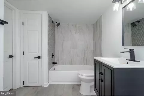 Entry Way - 4323 Sheldon Ave, Baltimore, MD 21206 photo 3 of 3