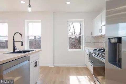 Entry Way - 4323 Sheldon Ave, Baltimore, MD 21206 photo 2 of 3
