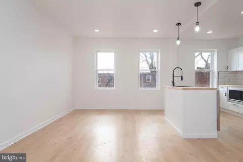 Living - 4323 Sheldon Ave, Baltimore, MD 21206 photo 6 of 7