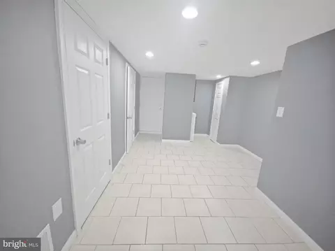 Entry Way - 2916 Rayshire Rd, Baltimore, MD 21230 photo 4 of 4