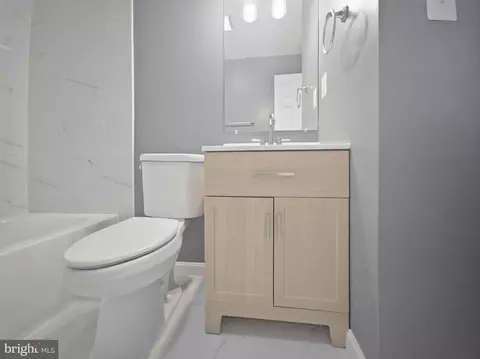 Bath - 2916 Rayshire Rd, Baltimore, MD 21230 photo 2 of 2