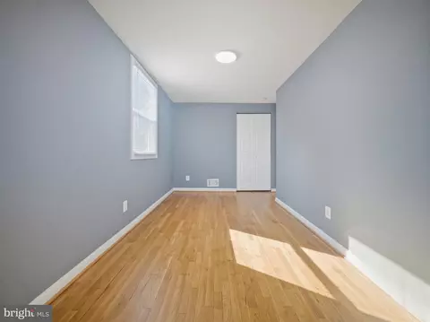 Bedroom - 2916 Rayshire Rd, Baltimore, MD 21230 photo 4 of 4
