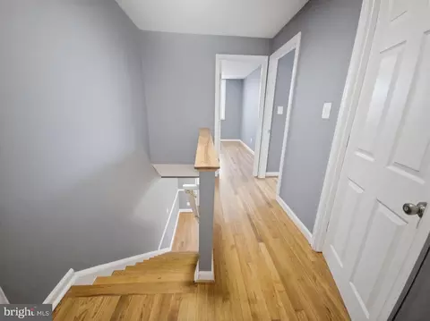 Entry Way - 2916 Rayshire Rd, Baltimore, MD 21230 photo 3 of 4