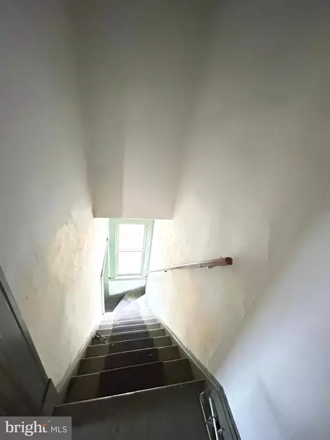 Entry Way - 3302 Fairview Ave, Baltimore, MD 21216 photo 4 of 4