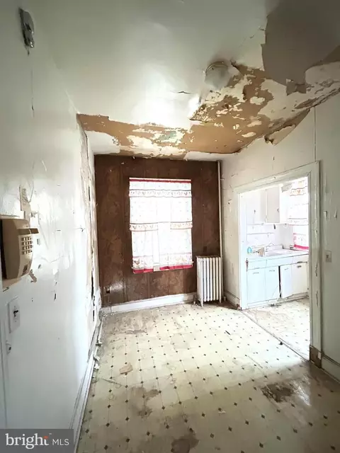 Entry Way - 3302 Fairview Ave, Baltimore, MD 21216 photo 1 of 4