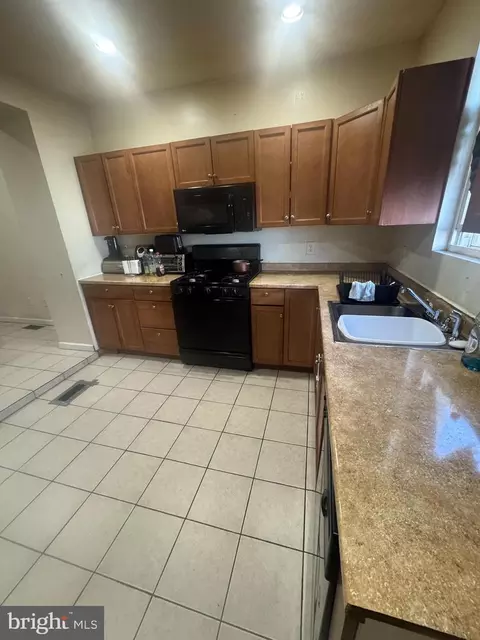 Kitchen - 2404 E Madison St, Baltimore, MD 21205 photo 2 of 2