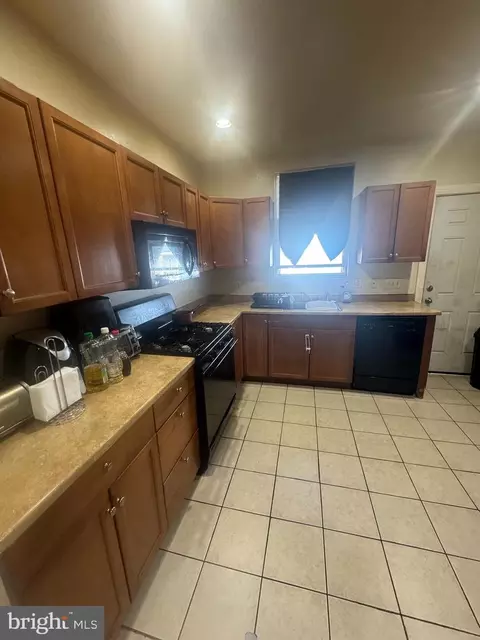 Kitchen - 2404 E Madison St, Baltimore, MD 21205 photo 1 of 2