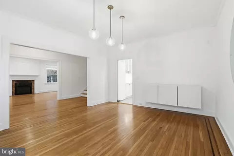 Living - 3953 Cloverhill Rd, Baltimore, MD 21218 photo 2 of 4