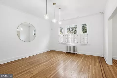Living - 3953 Cloverhill Rd, Baltimore, MD 21218 photo 4 of 4