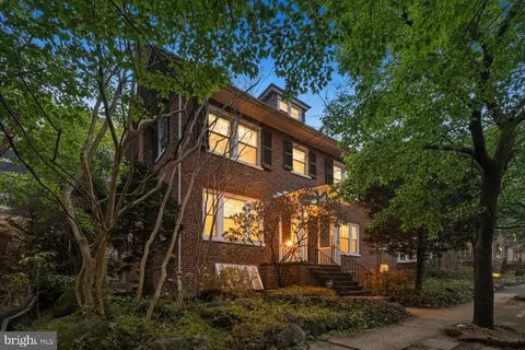 3953 Cloverhill Rd, Baltimore, MD 21218