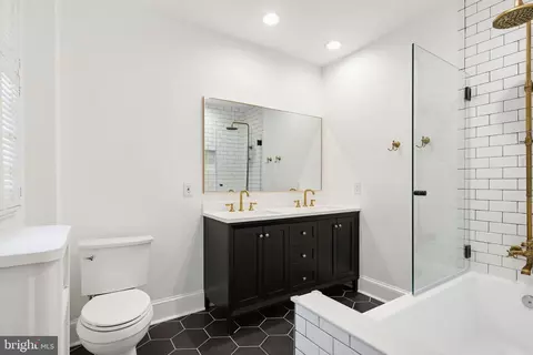 Bath - 3953 Cloverhill Rd, Baltimore, MD 21218 photo 2 of 3