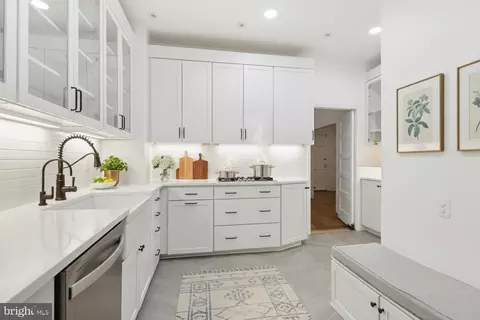 Kitchen - 3953 Cloverhill Rd, Baltimore, MD 21218 photo 2 of 3
