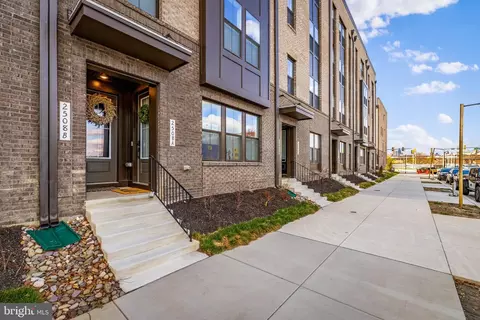 2508 W Peninsula Dr #302A, Baltimore, MD 21230