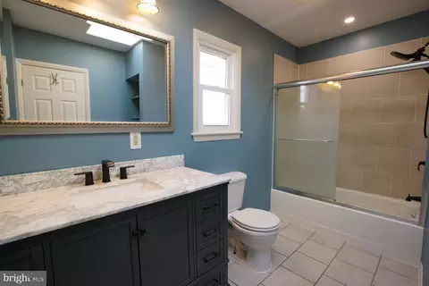 Bath - 2518 E Fairmount Ave, Baltimore, MD 21224 photo 3 of 3