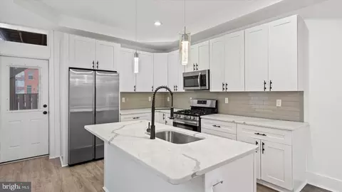 915 N Montford Ave, Baltimore, MD 21205