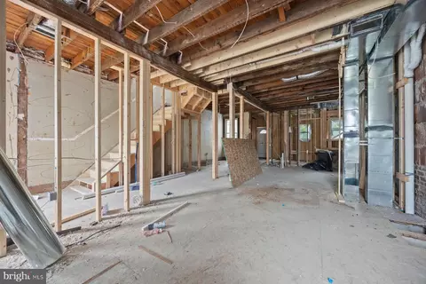 Entry Way - 2906 Violet Ave, Baltimore, MD 21215 photo 5 of 18