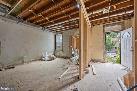 Entry Way - 2906 Violet Ave, Baltimore, MD 21215 photo 2 of 18